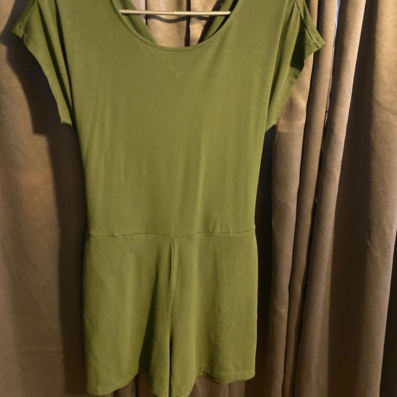 Never worn - Picture 1 of 2